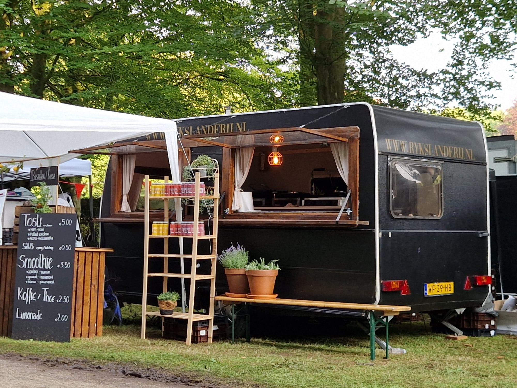 CarVanMar foodcaravan op locatie